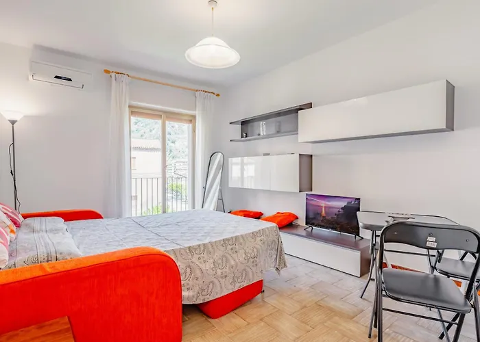 A Look Of Taormina Apartments - A Few Steps From The Center