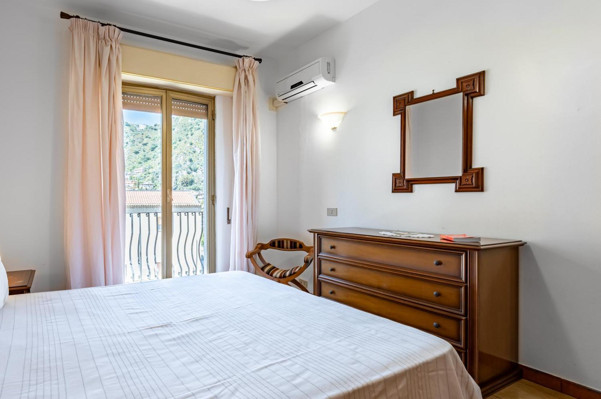 A Look Of - A Few Steps From The Center Apartment Taormina