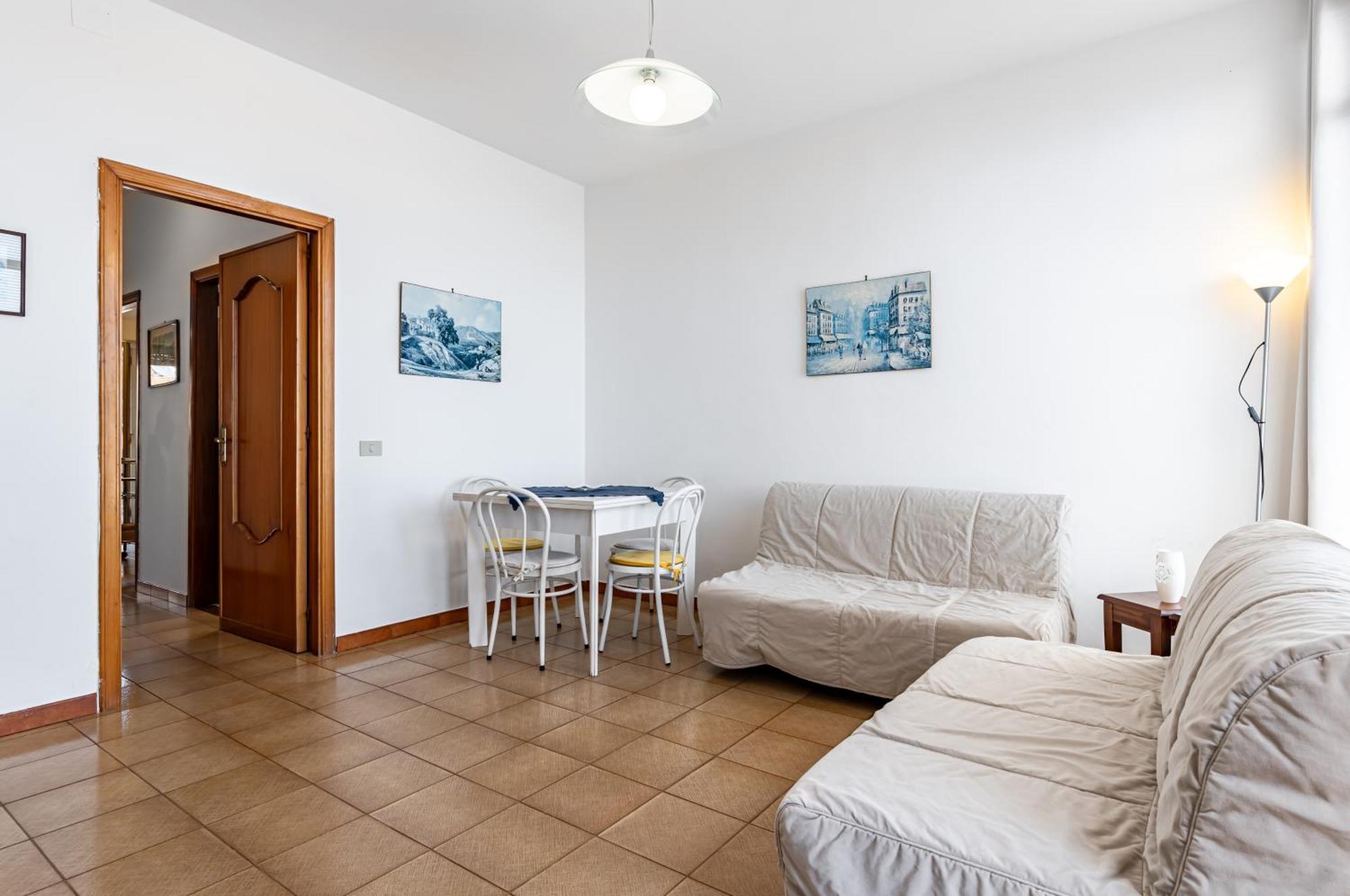 A Look Of - A Few Steps From The Center Apartment *